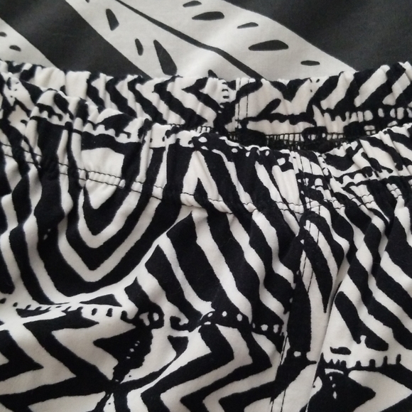 Geometric Leggings - Picture 4 of 4